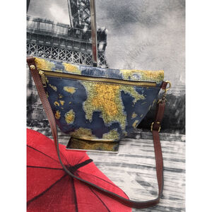 Patricia Nash Tinchi Belt Bag/
Greek Map
